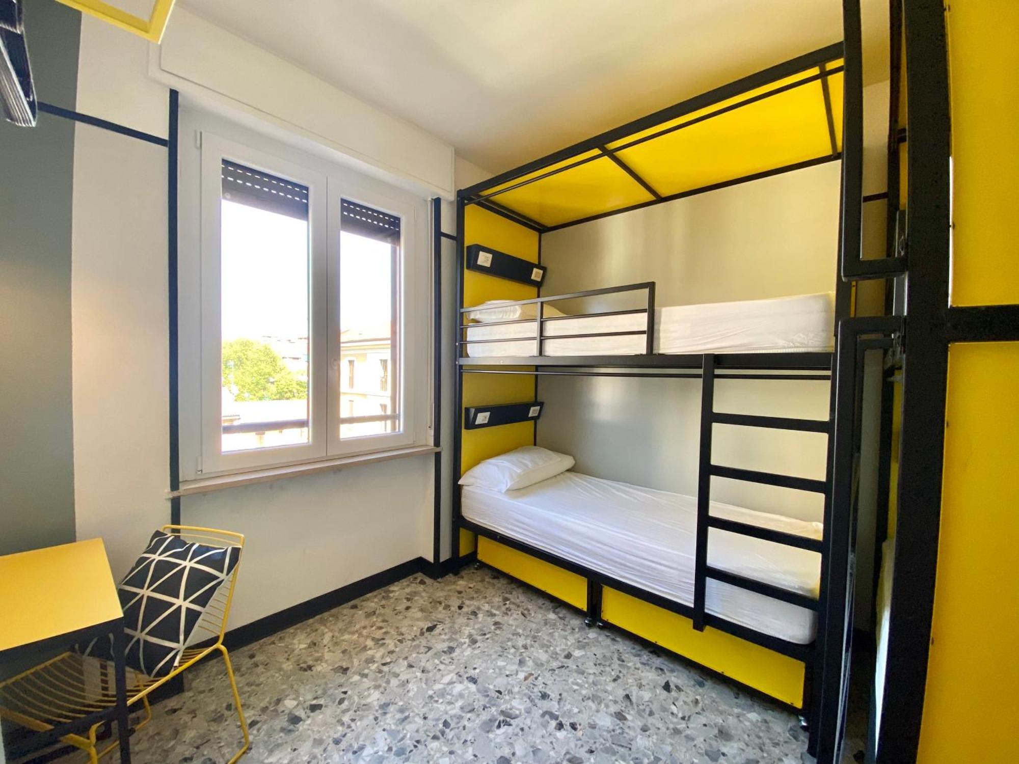 Yellowsquare Milan Bagian luar foto